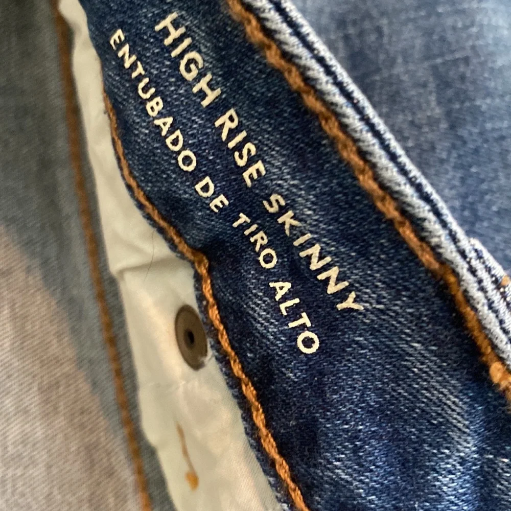 Universal Thread Distressed Denim - Picture 3 of 4